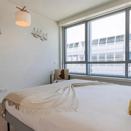 Апартаменти Prime Riverside 1bdr By Lovelystay *